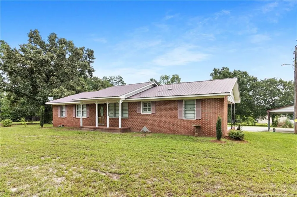 423 Posey Farm Road Raeford, NC 28376