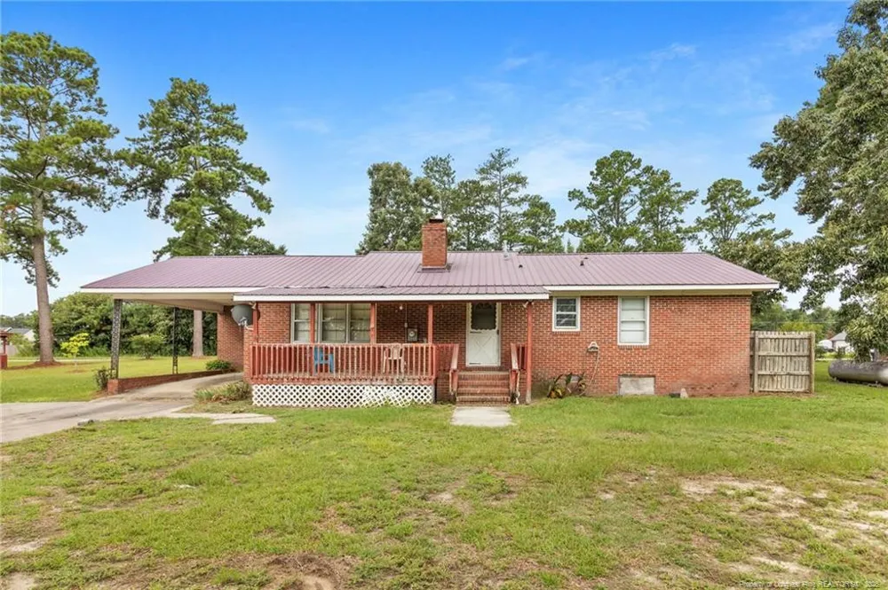 423 Posey Farm Road Raeford, NC 28376