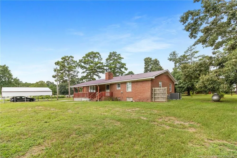 423 Posey Farm Road Raeford, NC 28376