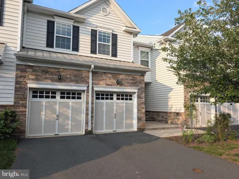 68 AUTUMN LANE