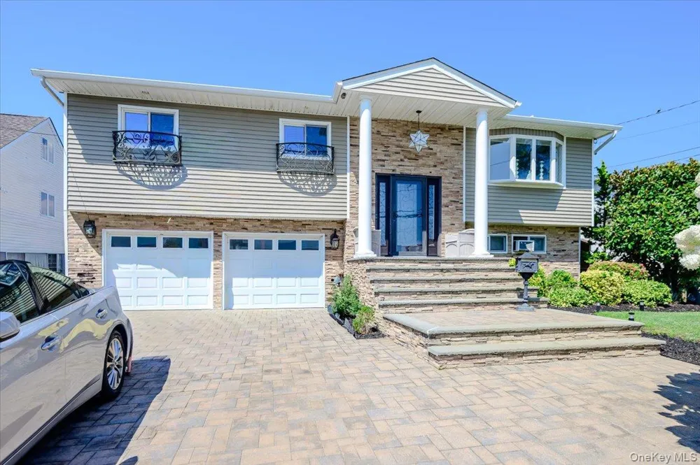 3897 Darby Lane Seaford, NY 11783