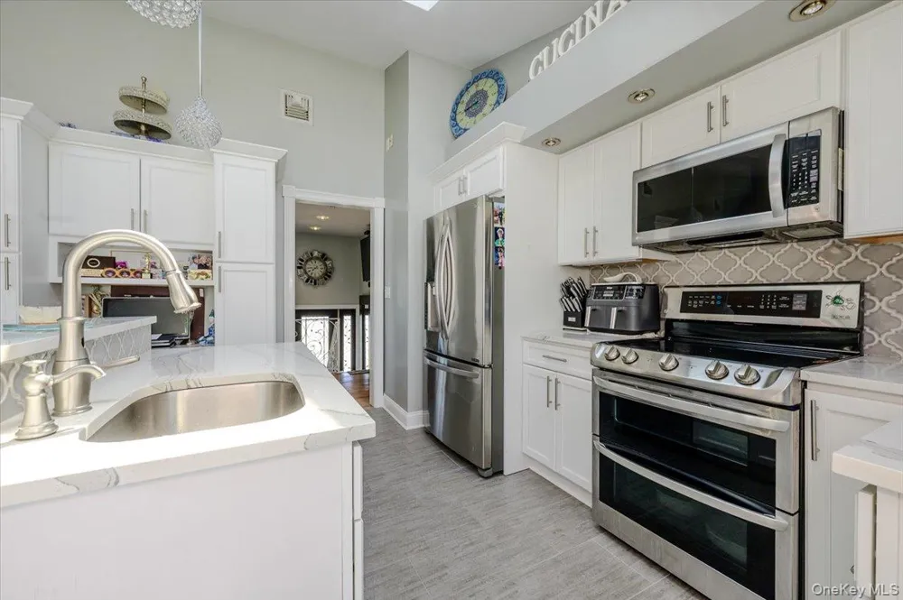 3897 Darby Lane Seaford, NY 11783