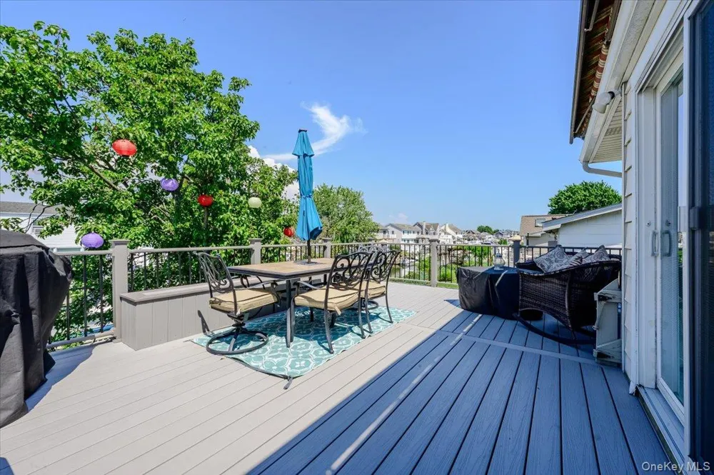 3897 Darby Lane Seaford, NY 11783