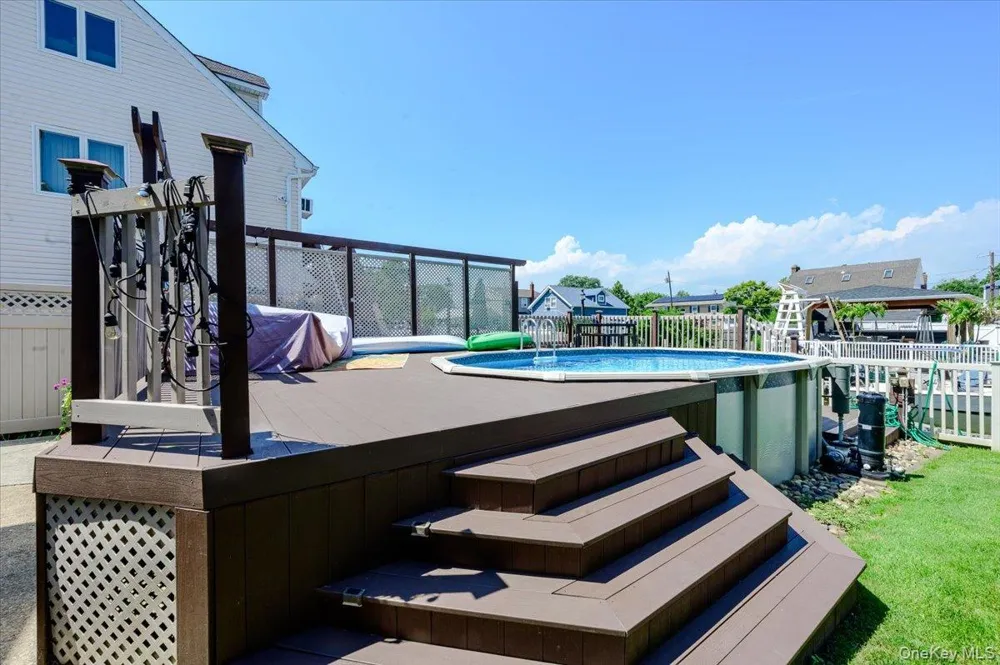 3897 Darby Lane Seaford, NY 11783
