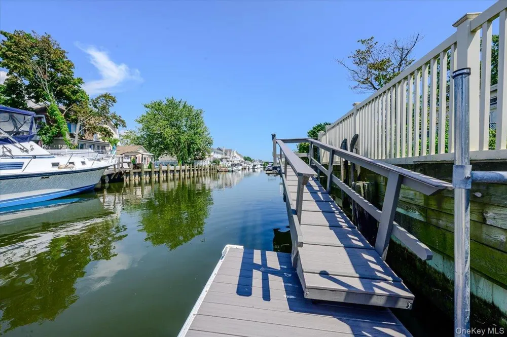 3897 Darby Lane Seaford, NY 11783