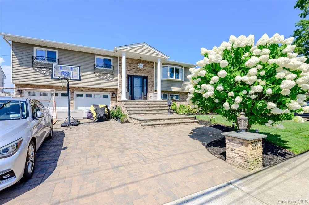 3897 Darby Lane Seaford, NY 11783
