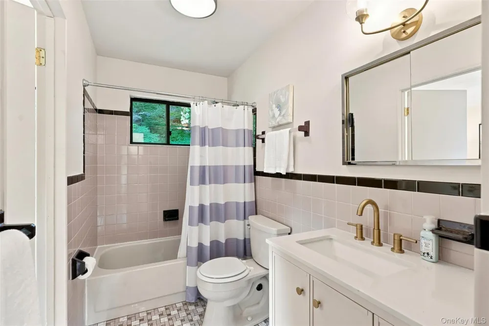 107 Sutton Park Road Poughkeepsie, NY 12603