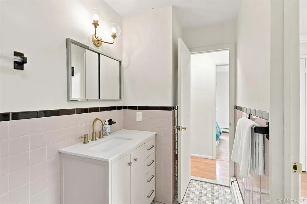 107 Sutton Park Road Poughkeepsie, NY 12603