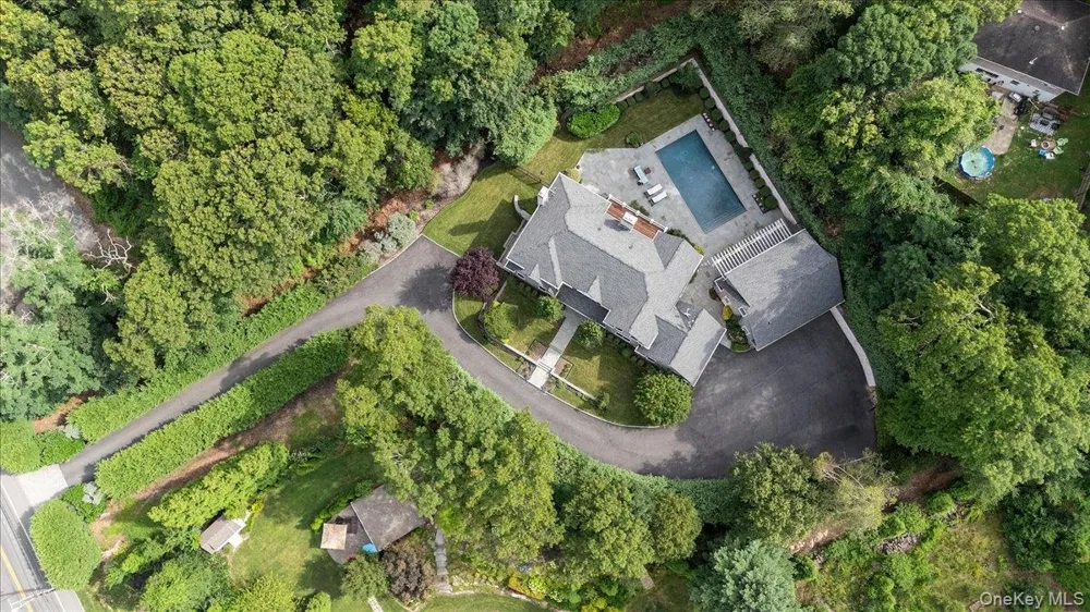 1481 Country Road Wading River, NY 11792