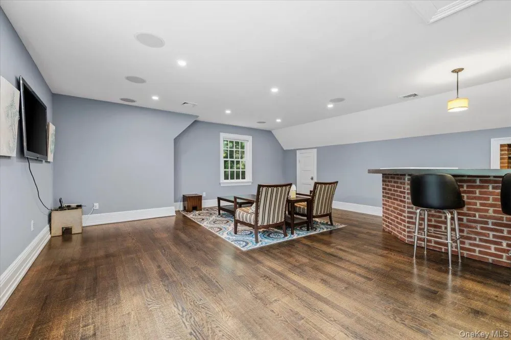 1481 Country Road Wading River, NY 11792