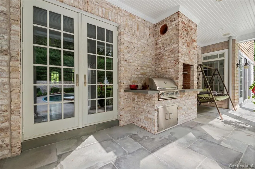 1481 Country Road Wading River, NY 11792