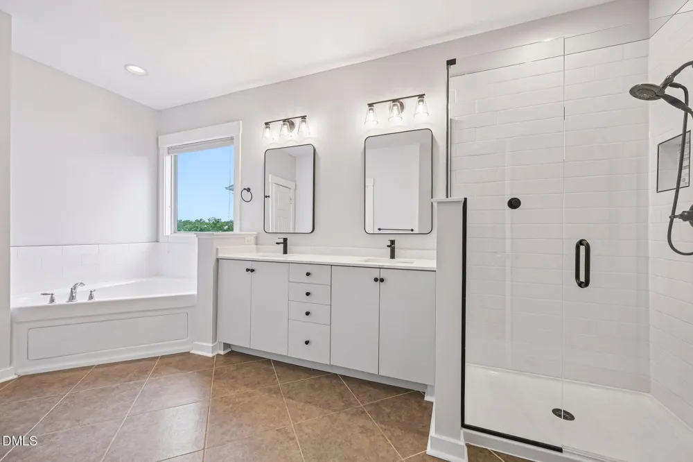 129 Pointe Park Circle Holly Springs, NC 27540