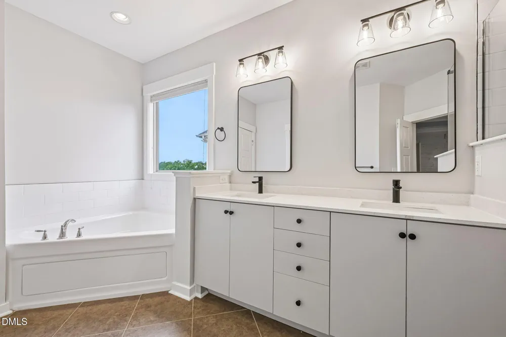 129 Pointe Park Circle Holly Springs, NC 27540