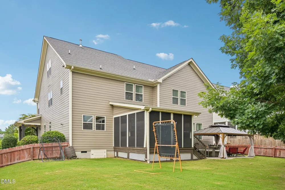 129 Pointe Park Circle Holly Springs, NC 27540