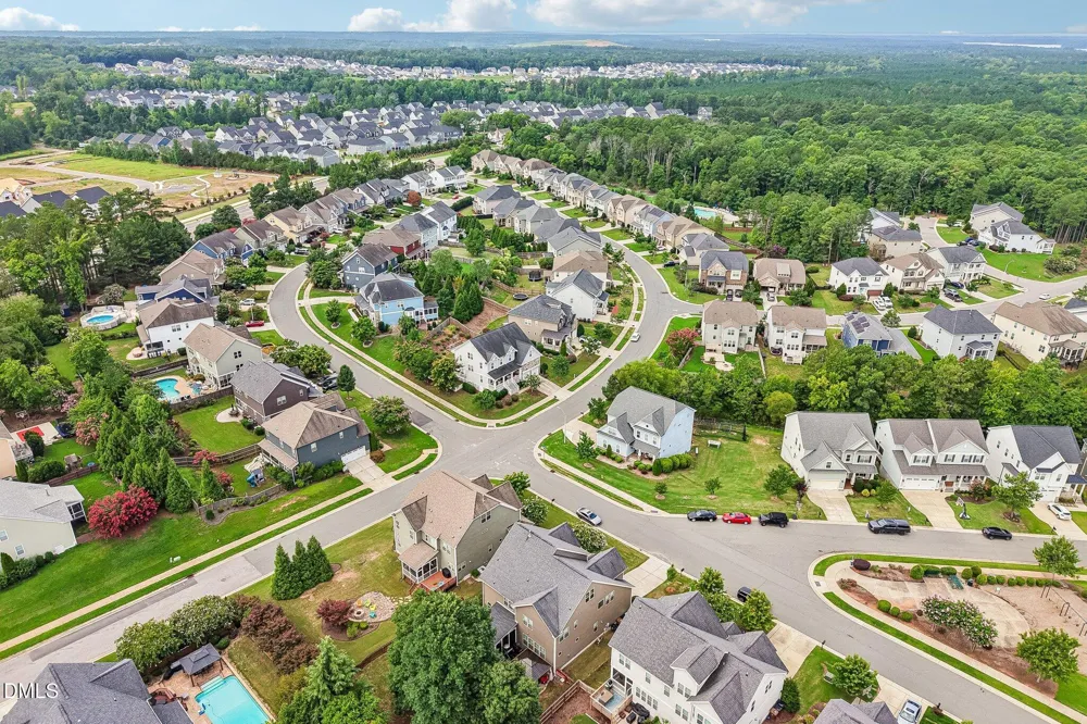 129 Pointe Park Circle Holly Springs, NC 27540