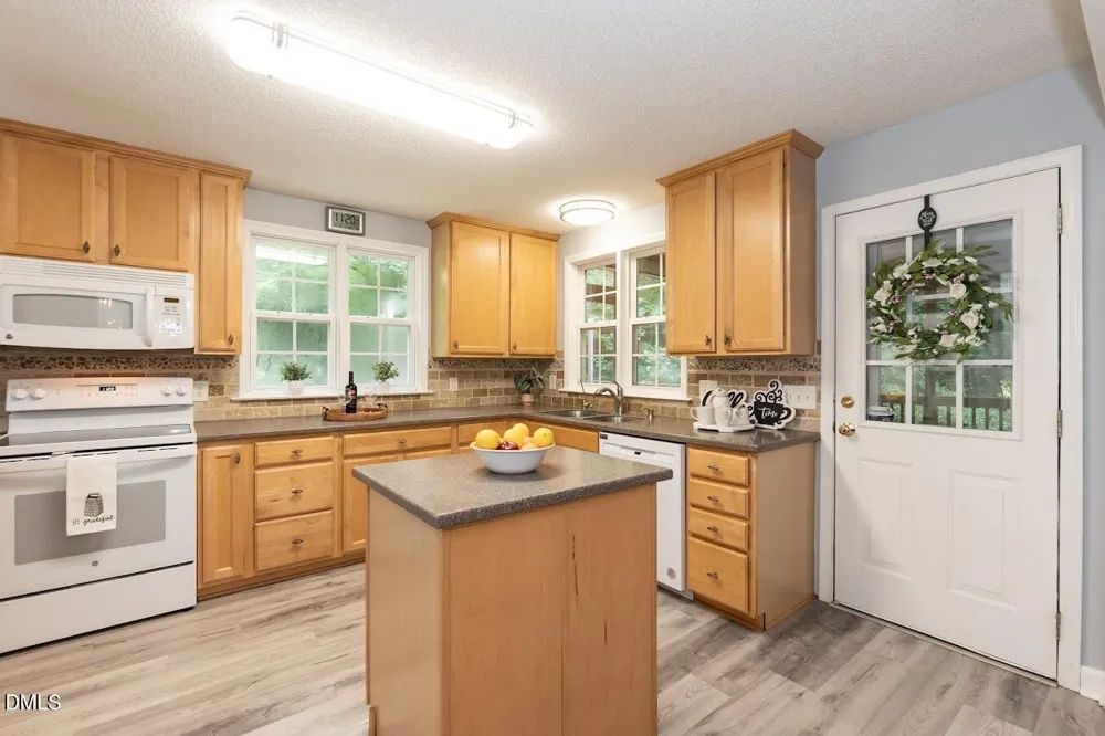 6604 Willow Chase Drive Willow Springs, NC 27592