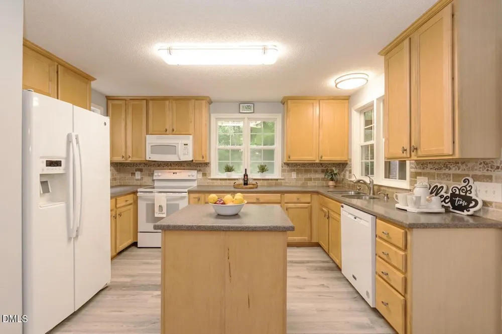 6604 Willow Chase Drive Willow Springs, NC 27592