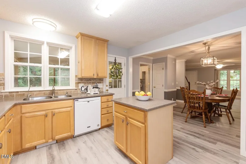6604 Willow Chase Drive Willow Springs, NC 27592