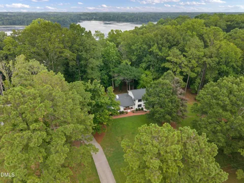 621 Edgewater Drive