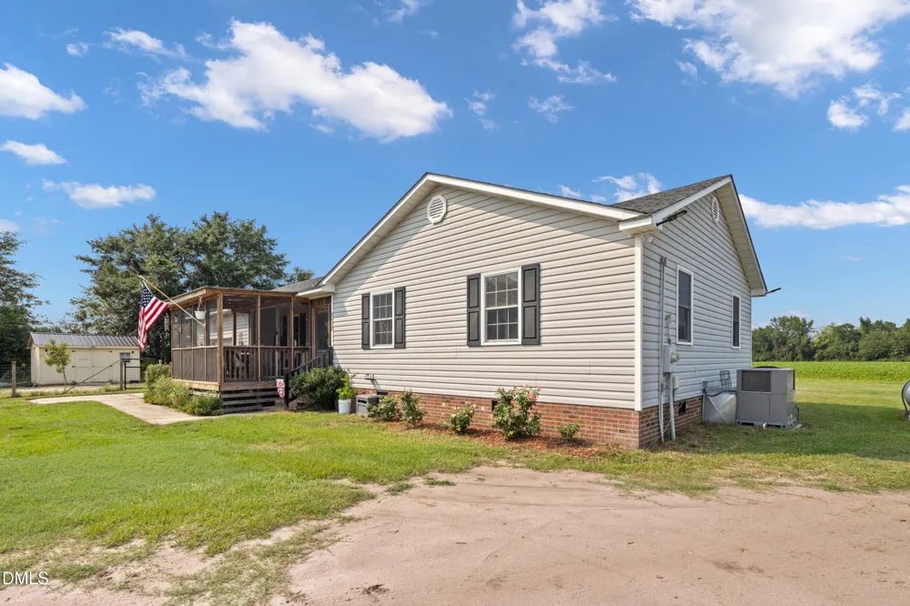 1435 Old Mintz Highway Roseboro, NC 28382