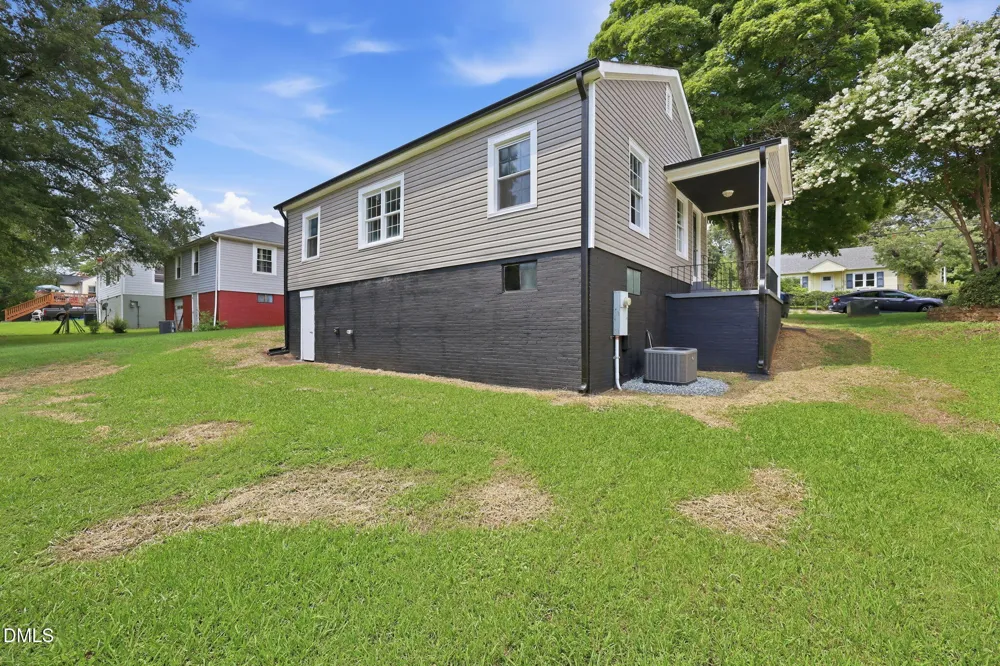 402 W Gilbreath Street Graham, NC 27253