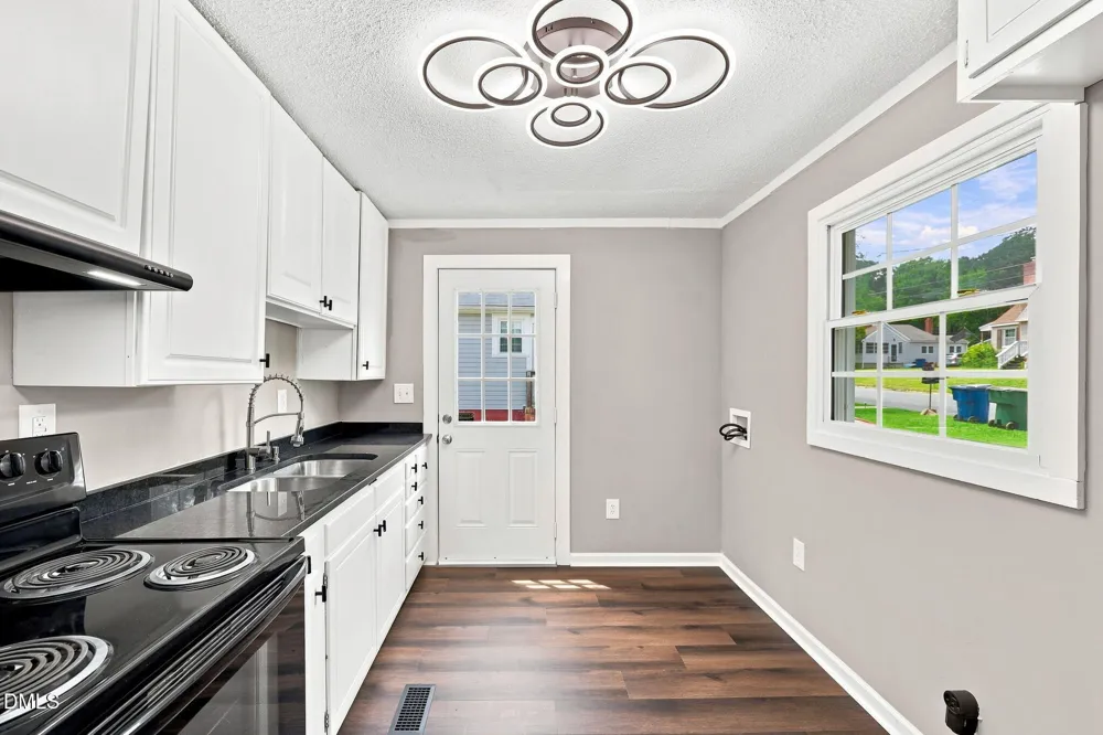 402 W Gilbreath Street Graham, NC 27253