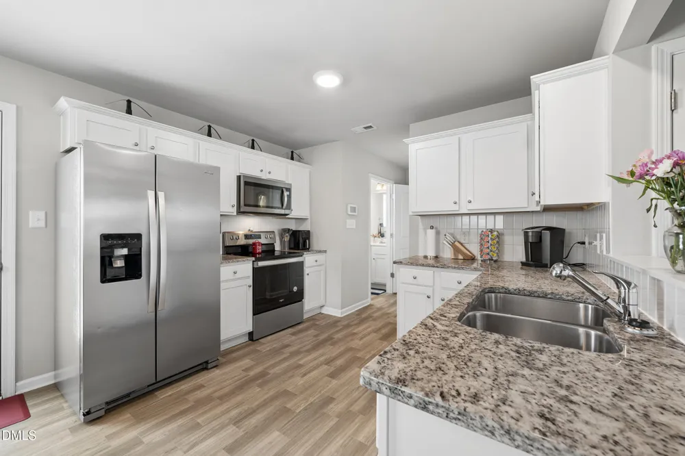 75 Falling Leaf Lane Benson, NC 27504