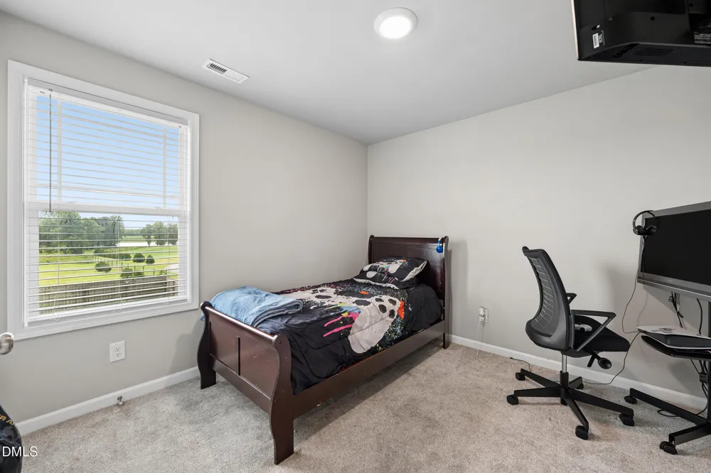 75 Falling Leaf Lane Benson, NC 27504