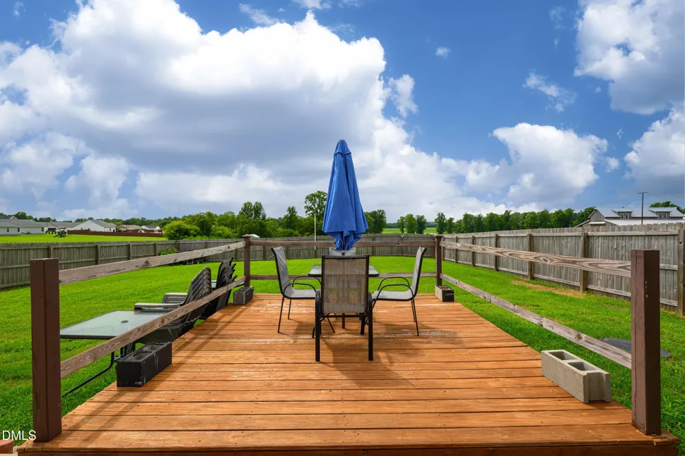 75 Falling Leaf Lane Benson, NC 27504
