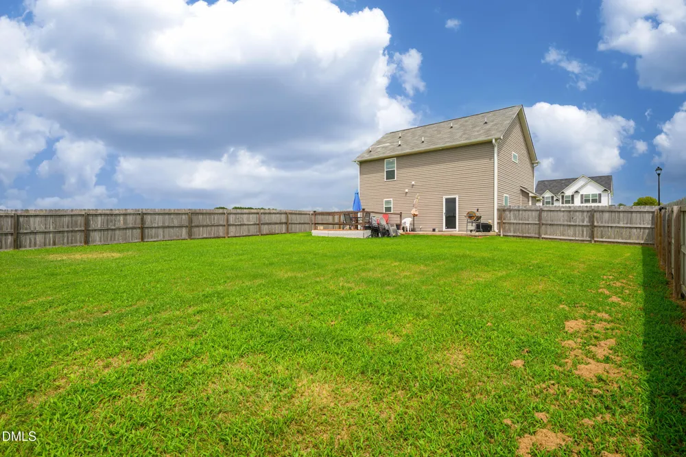 75 Falling Leaf Lane Benson, NC 27504