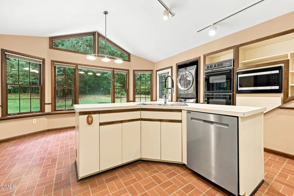 305 Plum Lane Chapel Hill, NC 27517