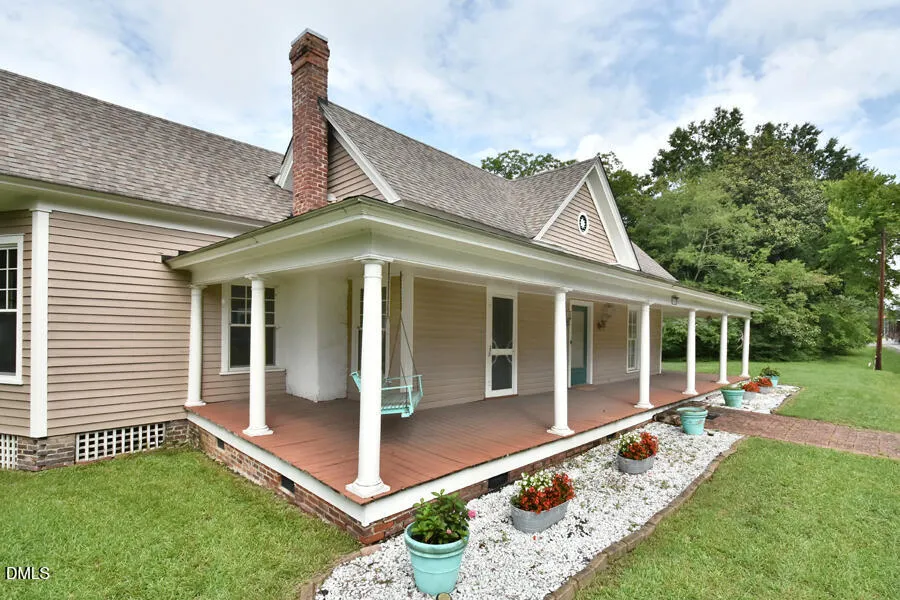 102 Creedmoor Road Stem, NC 27581