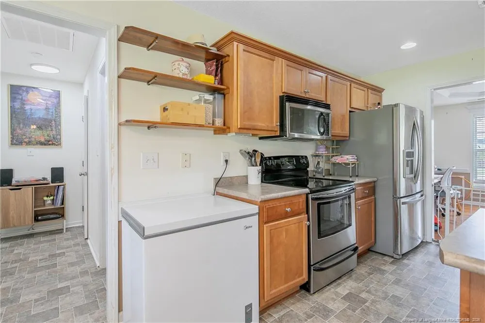 1906 Sunshine Court Hope Mills, NC 28348