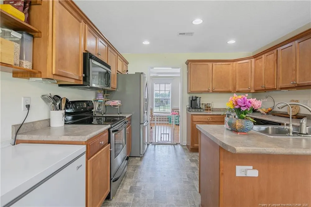 1906 Sunshine Court Hope Mills, NC 28348