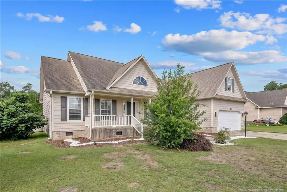 1906 Sunshine Court Hope Mills, NC 28348