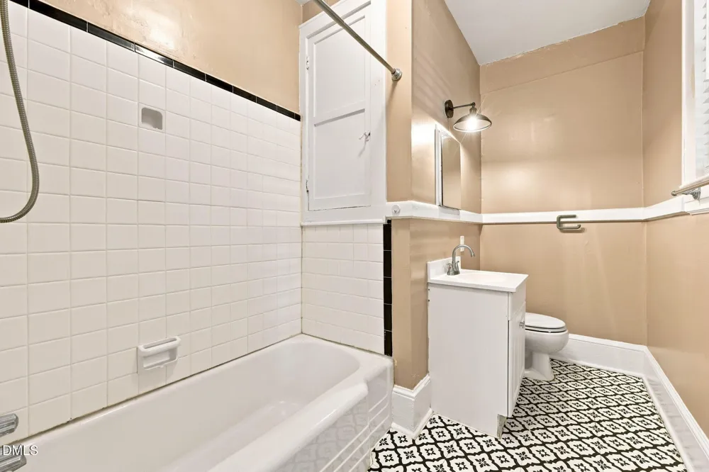 407 Coolidge Street #B Chapel Hill, NC 27516