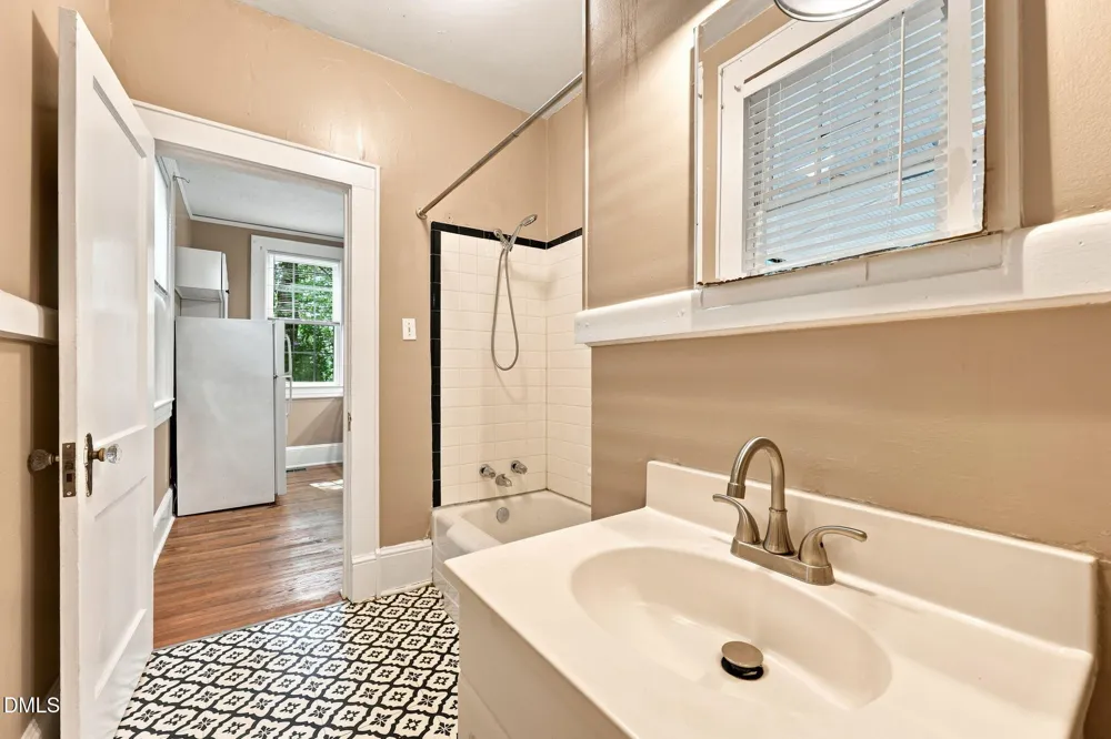 407 Coolidge Street #B Chapel Hill, NC 27516