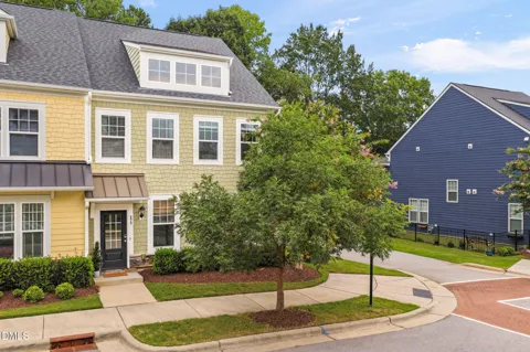 473 Triumph Lane