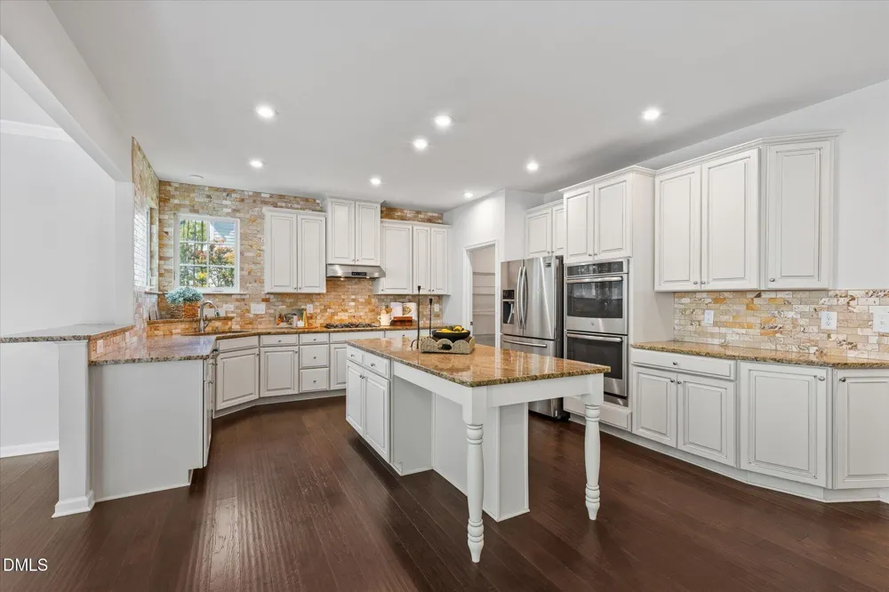 2812 Clifton Oaks Drive New Hill, NC 27562