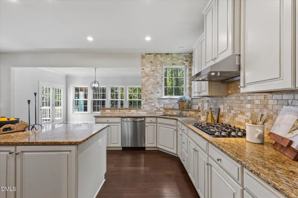 2812 Clifton Oaks Drive New Hill, NC 27562