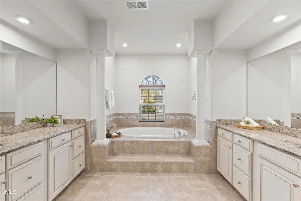 2812 Clifton Oaks Drive New Hill, NC 27562