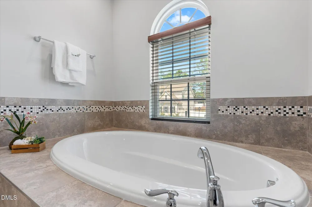 2812 Clifton Oaks Drive New Hill, NC 27562