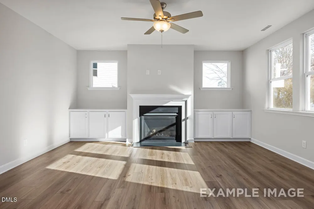 559 Whinfield Place Aberdeen, NC 28315