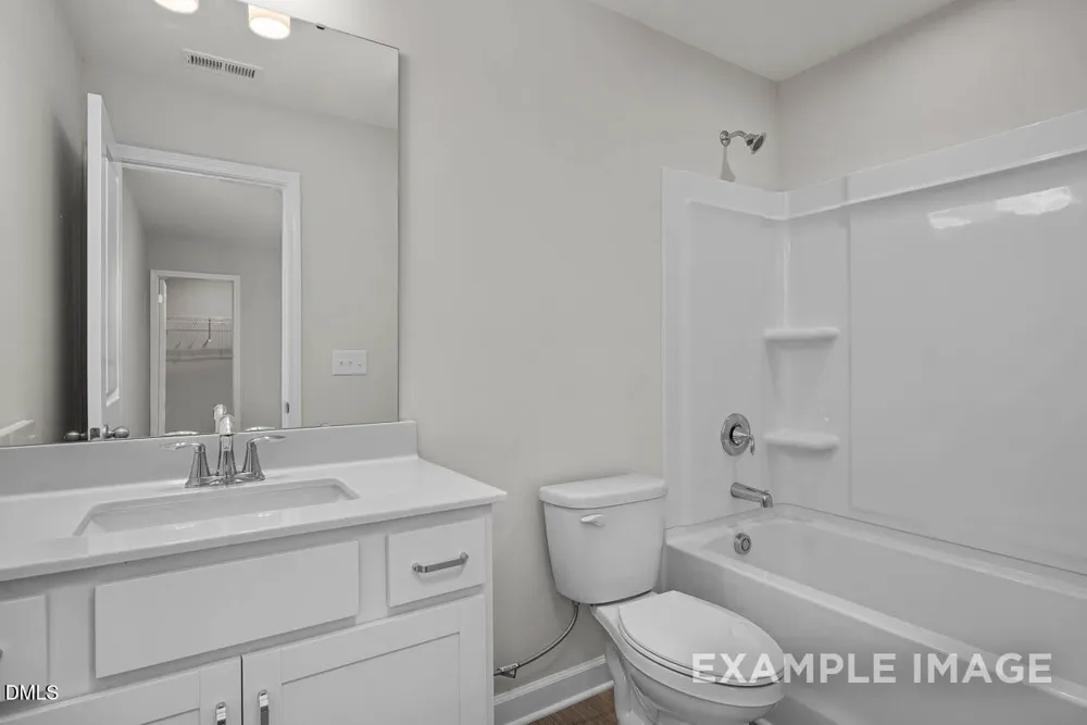 559 Whinfield Place Aberdeen, NC 28315
