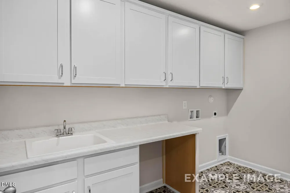 559 Whinfield Place Aberdeen, NC 28315