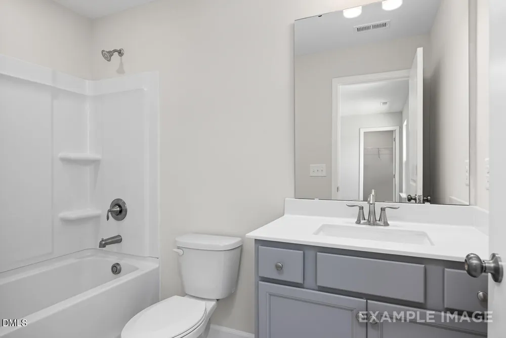 559 Whinfield Place Aberdeen, NC 28315