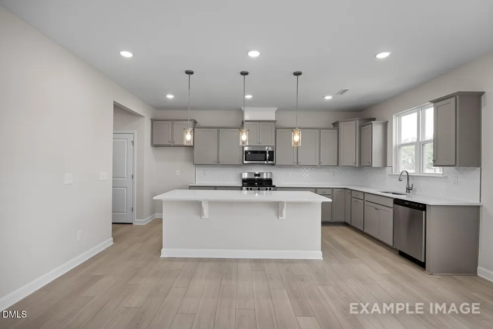 559 Whinfield Place Aberdeen, NC 28315