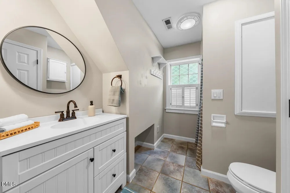 3722 Krystle Court Hillsborough, NC 27278