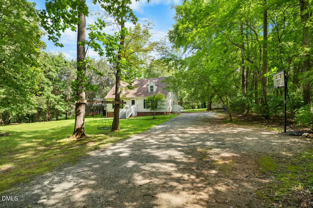 3722 Krystle Court Hillsborough, NC 27278