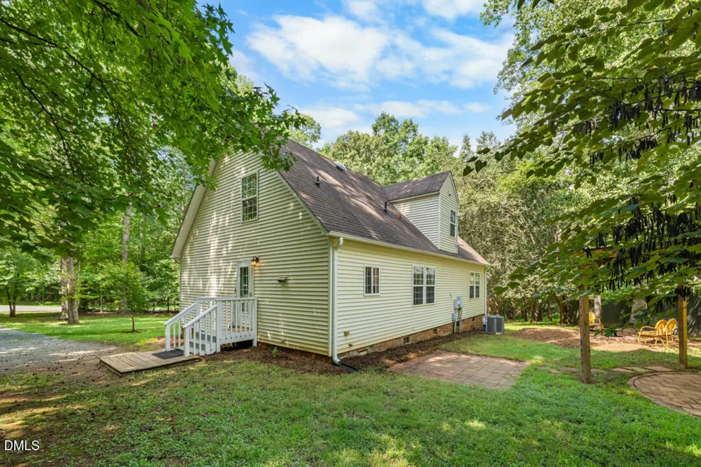 3722 Krystle Court Hillsborough, NC 27278